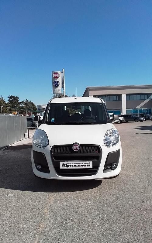 Usata Fiat Doblò 104 CV (76 kW) 2015 Bianco Monovolume