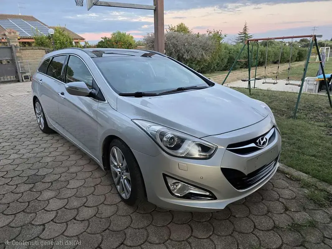 Gebraucht Hyundai i40 Style 136 PS (100 kW) 2011 Silber Kombi