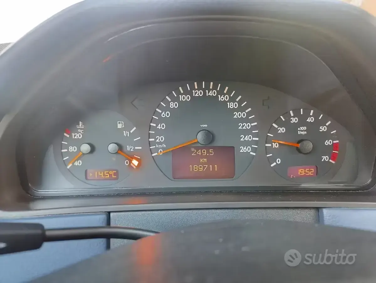 Usata Mercedes E200 186 CV (136 kW) 1999 Station wagon