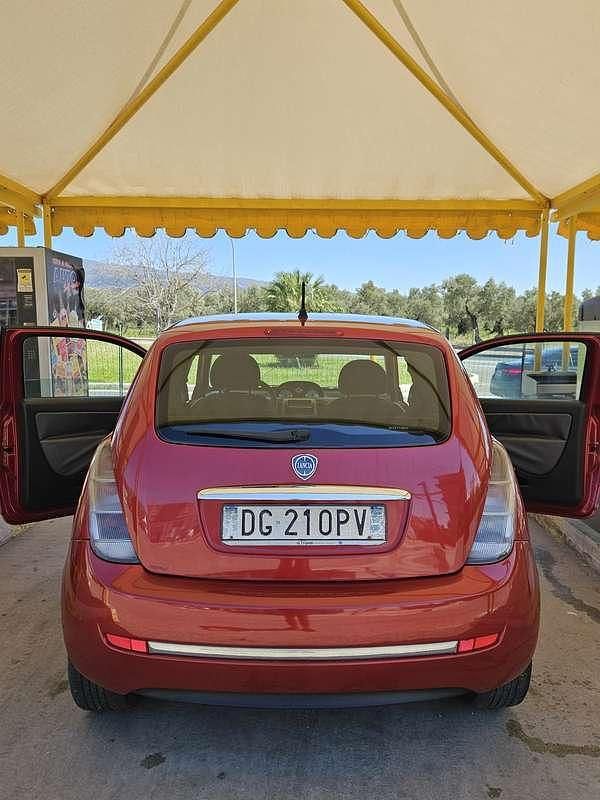 Usata Lancia Ypsilon 75 CV (55 kW) 2007 Rosso Utilitaria