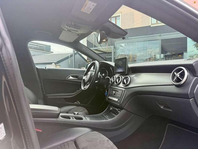 Usata Mercedes CLA220 Shooting Brake Premium 177 CV (130 kW) 2018 Nero Station wagon