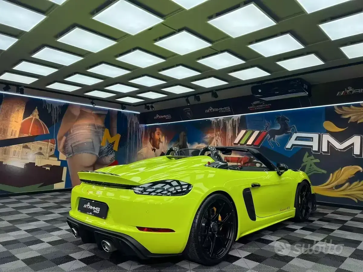 Nuova Porsche 718 Spyder 500 CV (367 kW) 2025 Giallo Cabrio