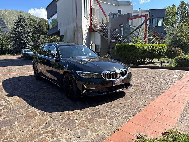 Nero Usata 2020 BMW 320 Luxury Line Station wagon | 27.500 € (Buon prezzo) - Immagine 1/4