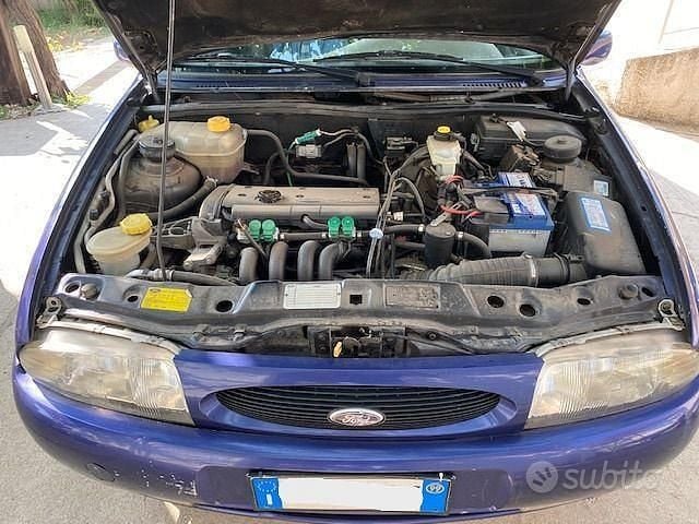 Usata Ford Fiesta 75 CV (55 kW) 1999 Blu Utilitaria