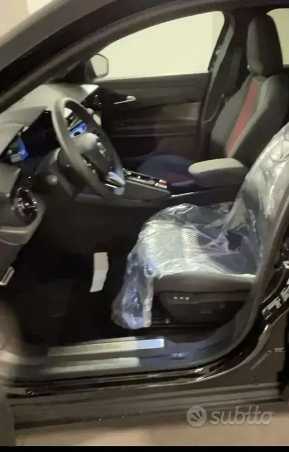 Nuova Alfa Romeo Junior Ti 136 CV (100 kW) 2026 Nero SUV