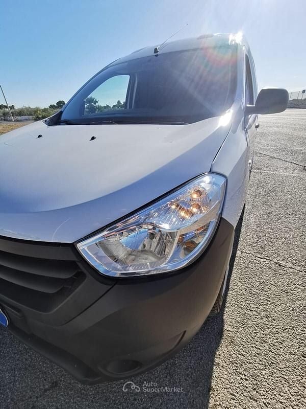 Usata Dacia Dokker Ambiance 75 CV (55 kW) 2016 Bianco Monovolume