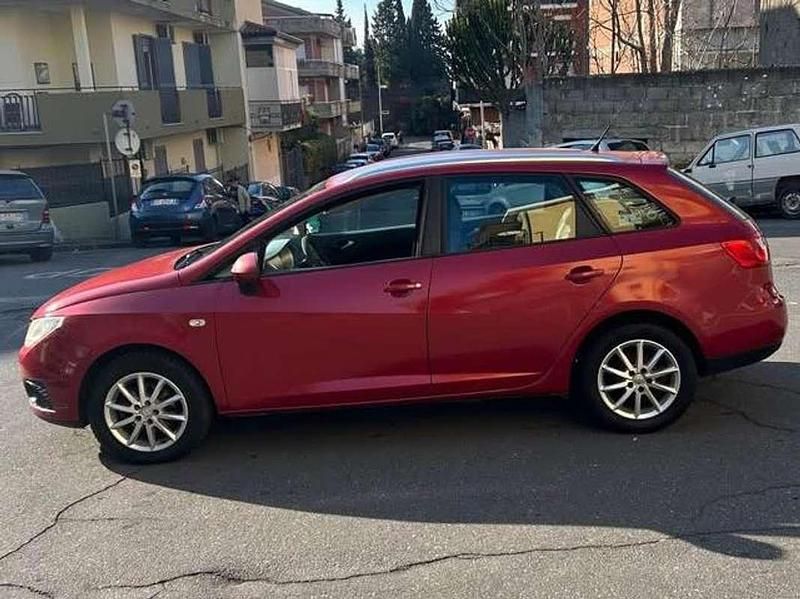 Usata Seat Ibiza ST Style 75 CV (55 kW) 2011 Rosso Station wagon