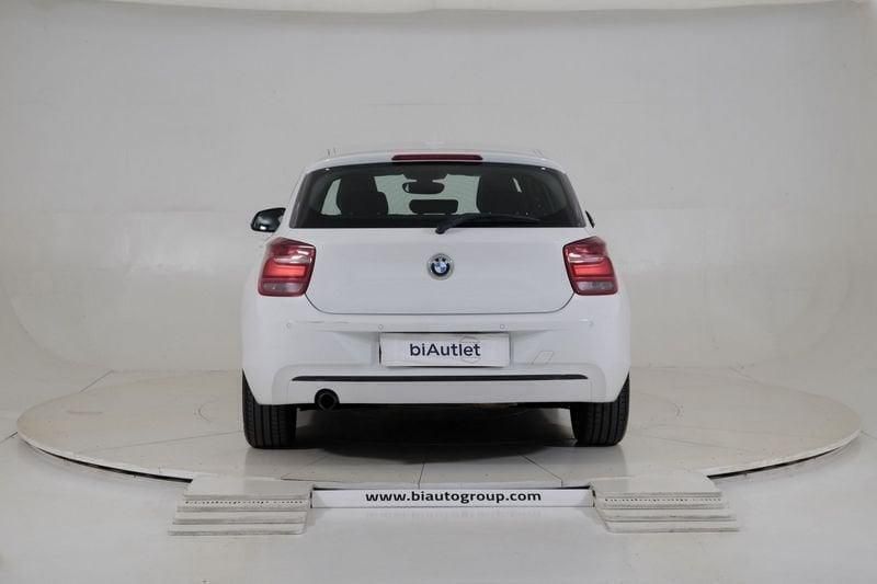 Usata BMW 118 Sport Line 150 CV (110 kW) 2015 Bianco Utilitaria