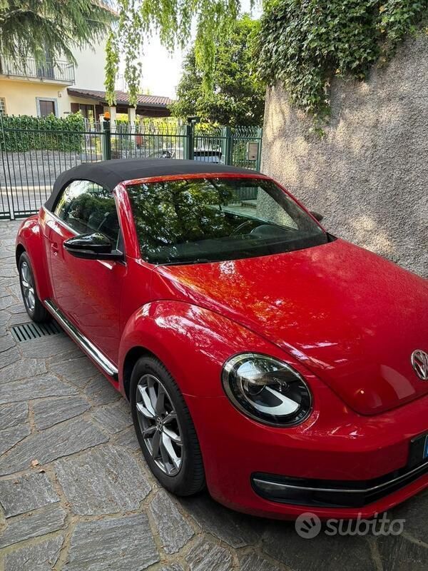 Usata VW Beetle Cabriolet Sportline 160 CV (117 kW) 2014 Rosso Cabrio