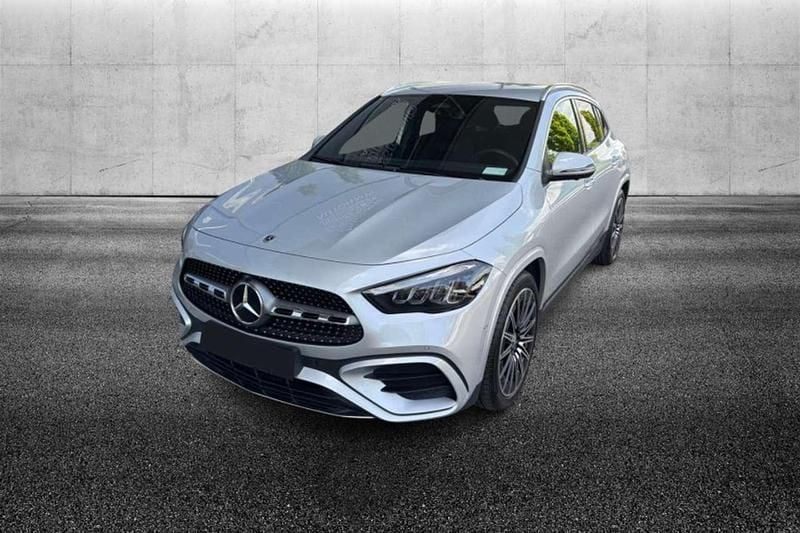 Usata Mercedes GLA200 AMG Line Premium 163 CV (119 kW) 2024 Grigio SUV