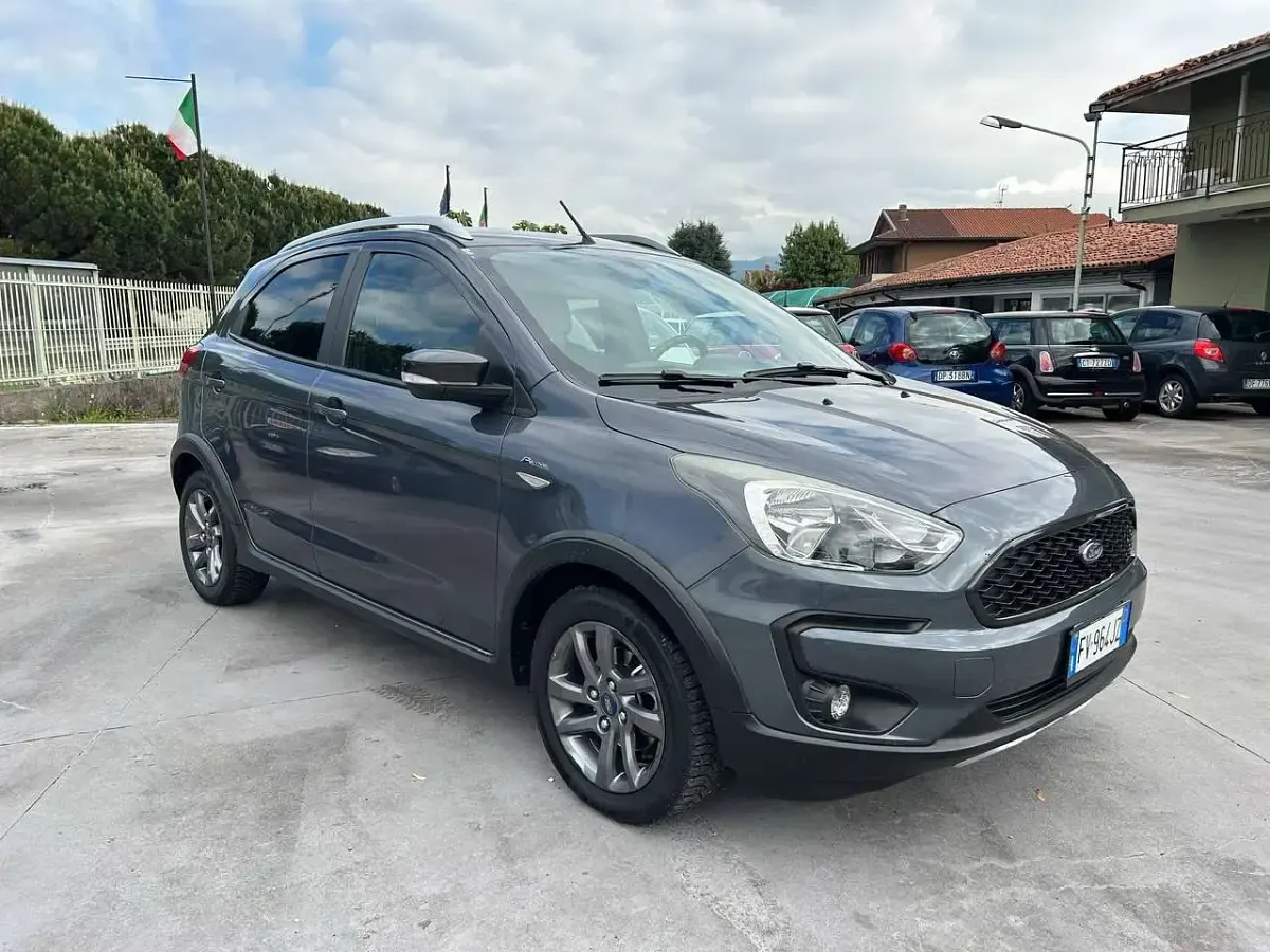 Usata Ford Ka Active 86 CV (63 kW) 2019 Grigio Berlina