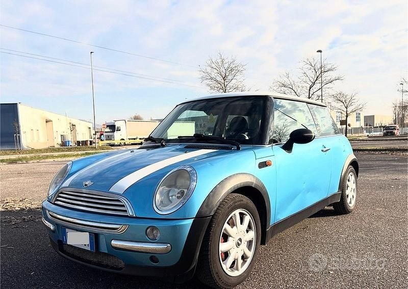Begagnad Mini Cooper 116 HK (85 kW) 2004 Blå Halvkombi