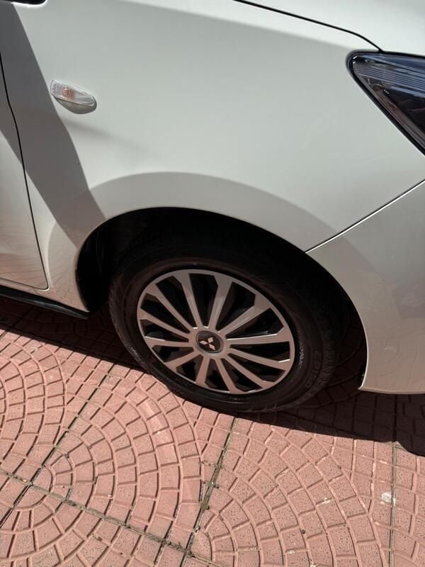 Usata Mitsubishi Space Star Invite 71 CV (52 kW) 2024 Bianco Berlina