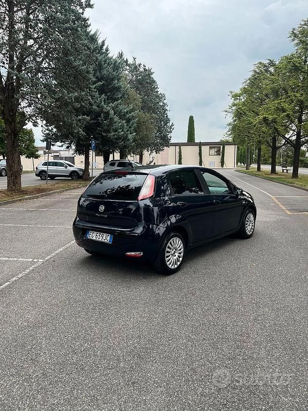 Usata Fiat Grande Punto S 75 CV (55 kW) 2011 Blu Utilitaria