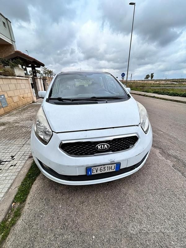 Usata Kia Venga 90 CV (66 kW) 2014 Bianco Utilitaria