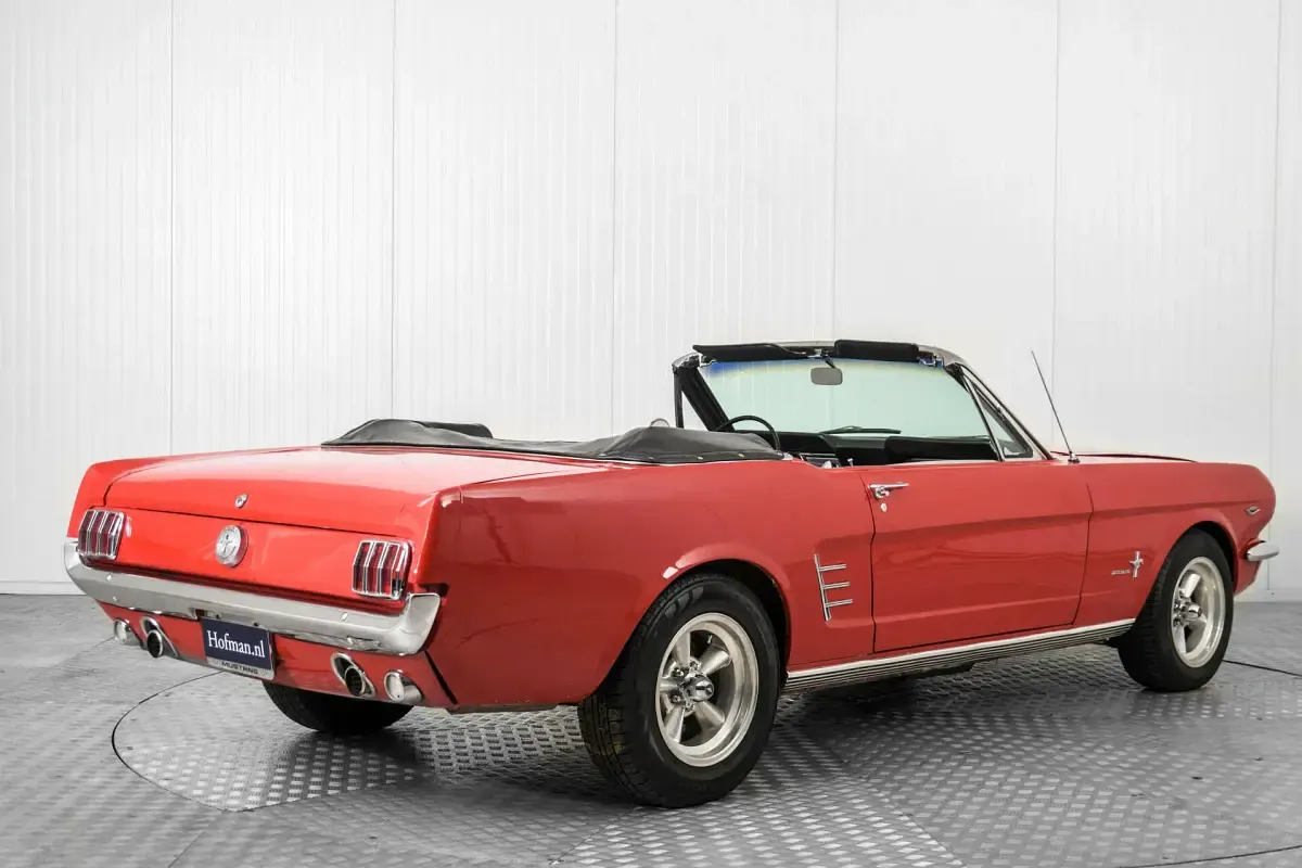Usata Ford Mustang 215 CV (158 kW) 1966 Rosso Cabrio