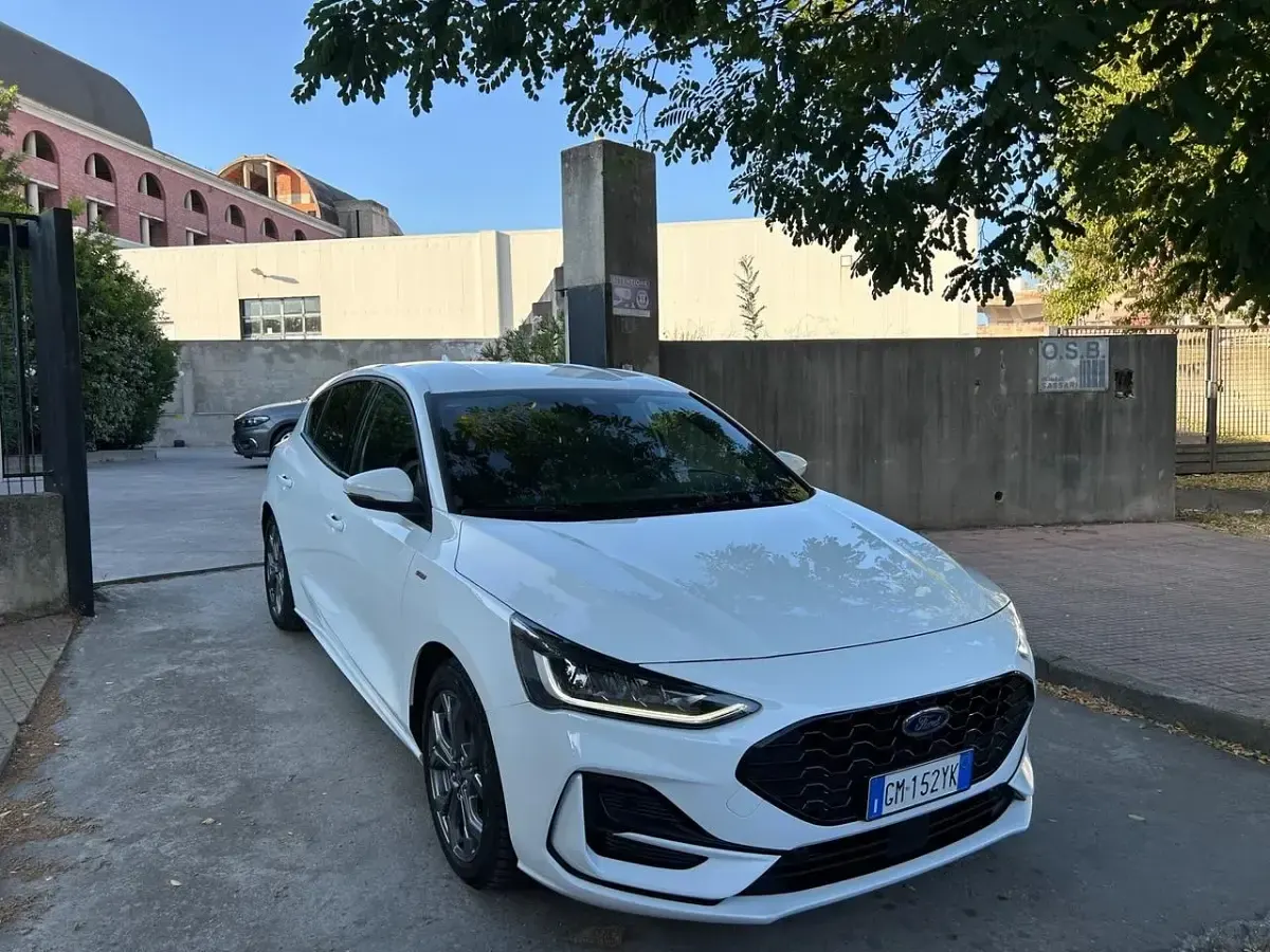 Usata Ford Focus ST-Line 125 CV (91 kW) 2023 Bianco Berlina