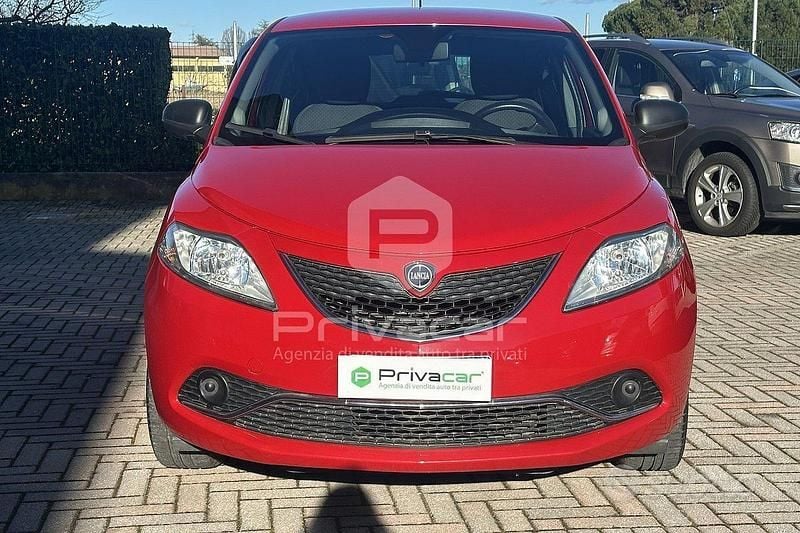 Usata Lancia Ypsilon 69 CV (50 kW) 2018 Rosso Utilitaria
