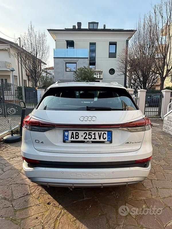 Usata Audi Q4 e-tron Business 150 kW (204 CV) 2025 Bianco SUV