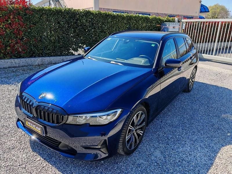 Usata BMW 318 150 CV (110 kW) 2022 Blu/azzurro Station wagon