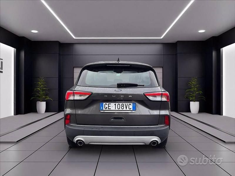 Usata Ford Kuga 120 CV (88 kW) 2021 Grigio SUV