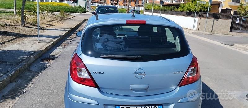 Usata Opel Corsa 75 CV (55 kW) 2008 Blu Utilitaria