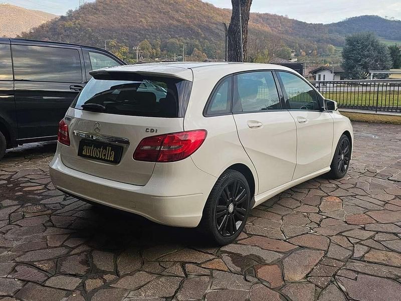 Usata Mercedes B180 Executive 109 CV (80 kW) 2013 Bianco Utilitaria