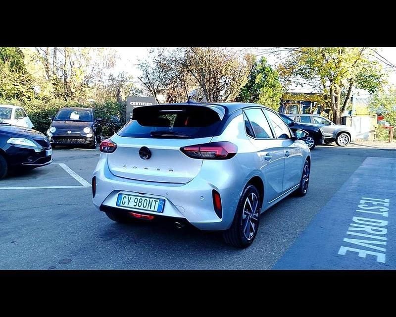 Usata Opel Corsa 101 CV (74 kW) 2024 Argento Berlina