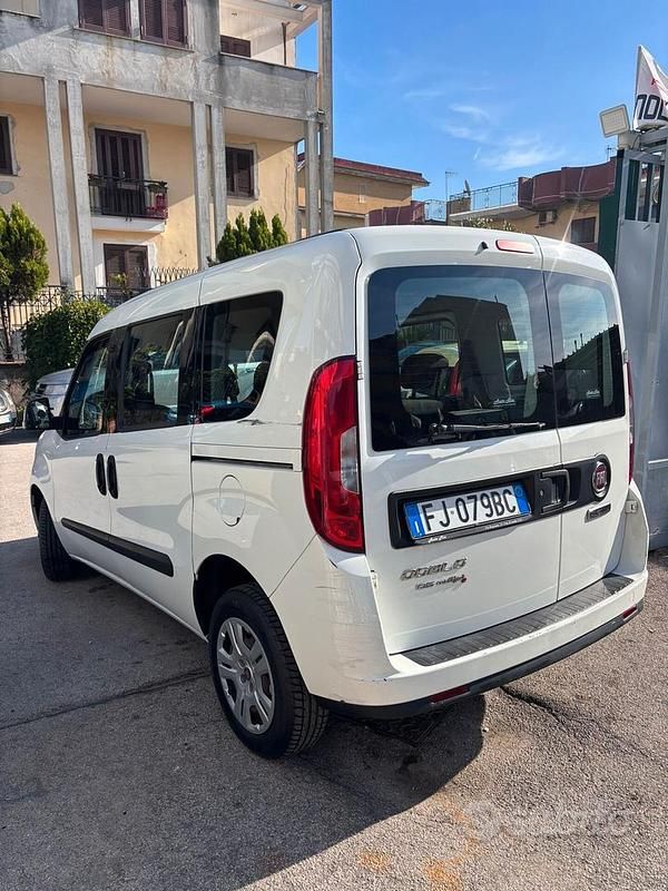 Usata Fiat Doblò 105 CV (77 kW) 2017 Bianco Monovolume