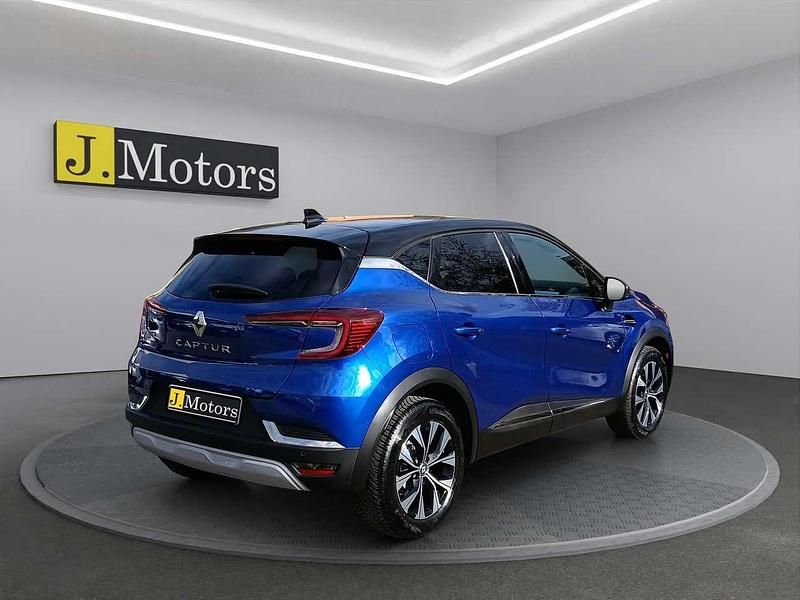 Usata Renault Captur Techno 91 CV (66 kW) 2024 Blu/tetto nero SUV