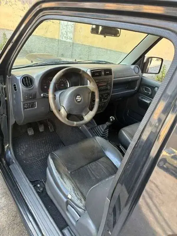 Usata Suzuki Jimny 86 CV (63 kW) 2006 Nero SUV