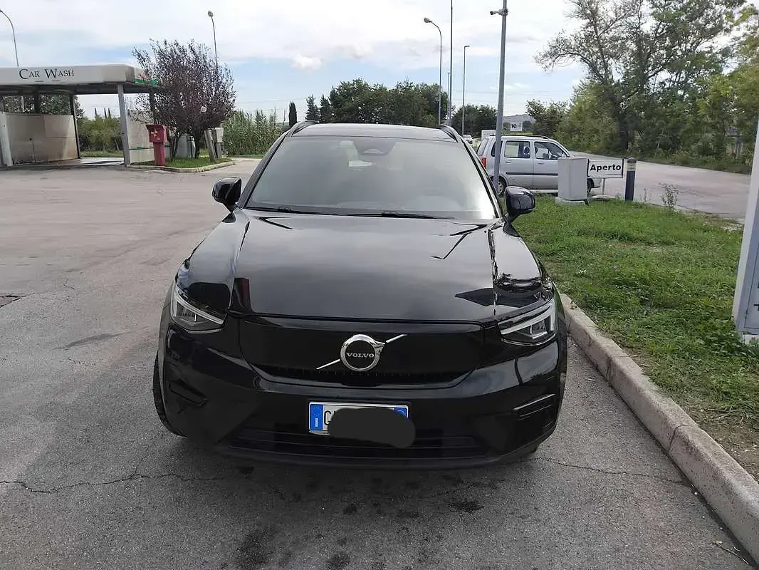 Usata Volvo XC40 Core 80 kW (109 CV) 2022 Nero SUV