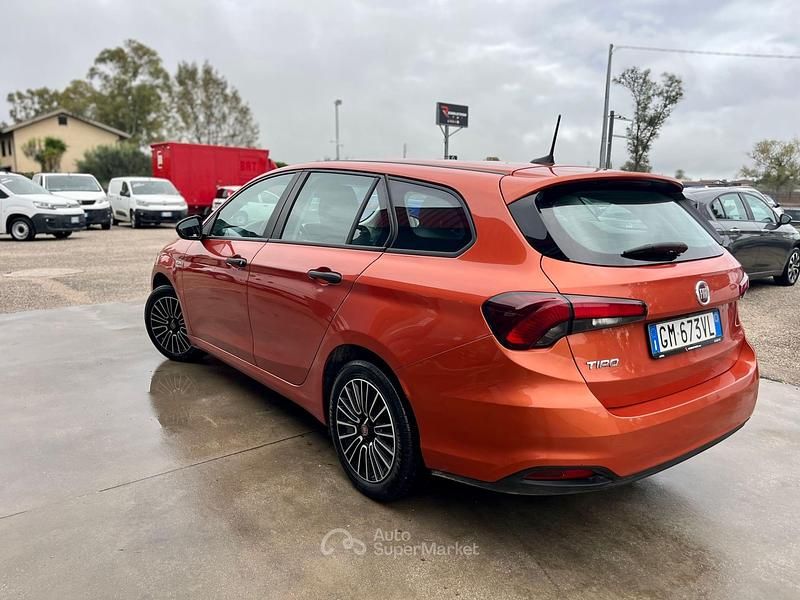 Usata Fiat Tipo 99 CV (72 kW) 2023 Arancione Station wagon