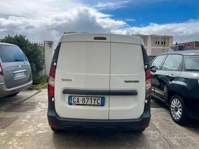 Usata Dacia Dokker 90 CV (66 kW) 2018 Bianco Monovolume