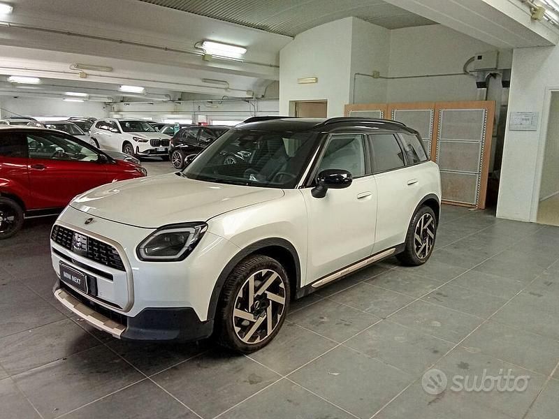 Usata Mini Countryman Favoured 170 CV (125 kW) 2024 Bianco SUV