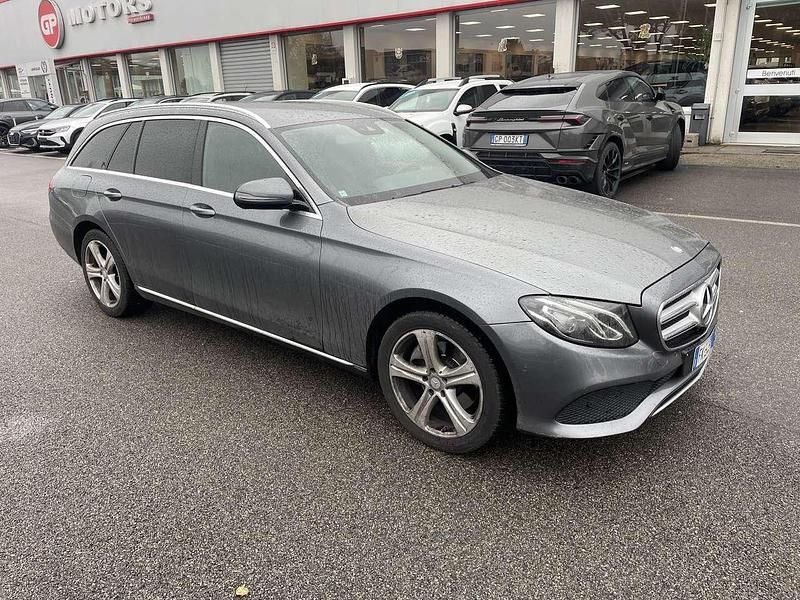 Grigio Usata 2017 Mercedes E220 Business Station wagon | 18.000 € (Ottimo prezzo) - Immagine 1/4