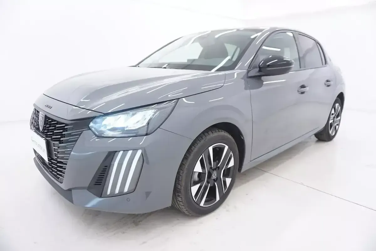 Usata Peugeot 208 Allure 101 CV (74 kW) 2025 Grigiogrigio Utilitaria