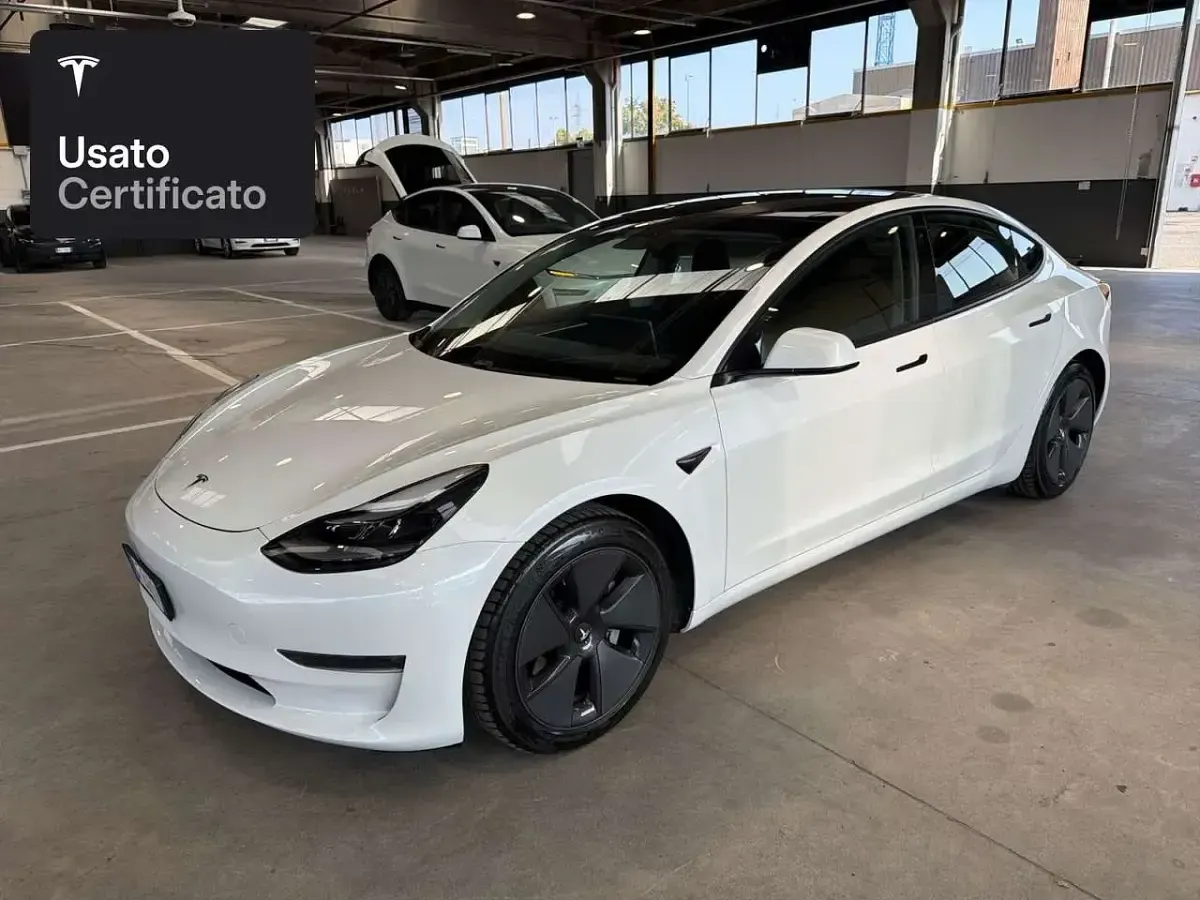 Usata Tesla Model 3 Long Range AWD 324 kW (441 CV) 2021 Pearl white multicoat Berlina