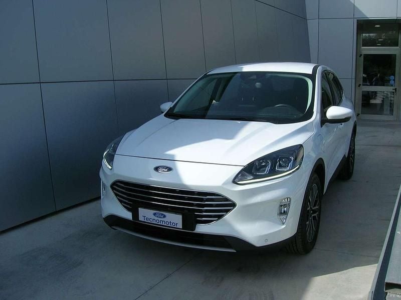 Usata Ford Kuga Titanium 224 CV (164 kW) 2020 Frozen white SUV