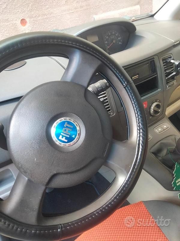 Usata Fiat Idea 2004 Grigio Monovolume