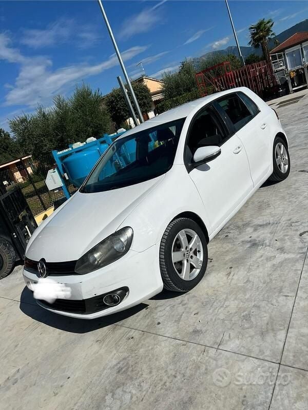 Usata VW Golf VI 102 CV (75 kW) 2012 Bianco Utilitaria