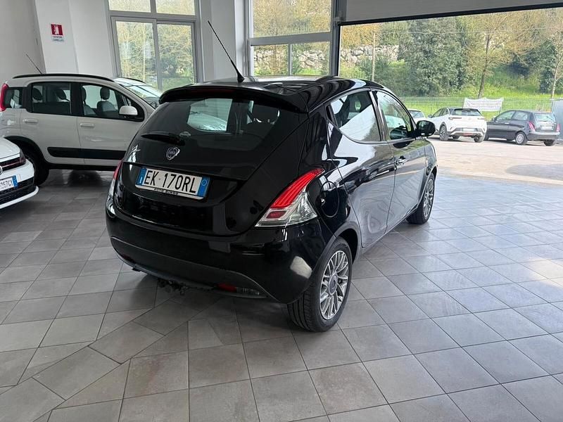 Usata Lancia Ypsilon Silver 95 CV (69 kW) 2011 Nero Utilitaria