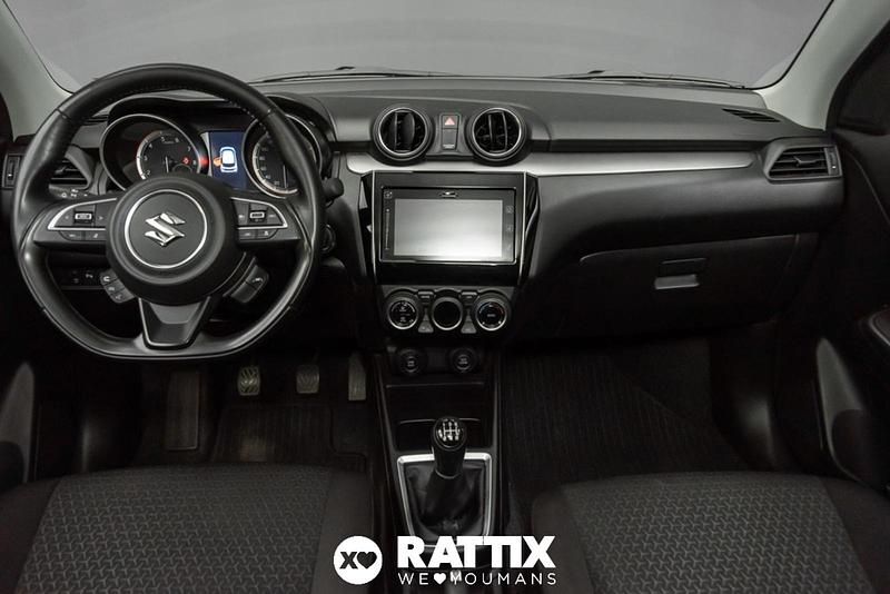 Usata Suzuki Swift 83 CV (61 kW) 2023 Rosso marrakech Utilitaria