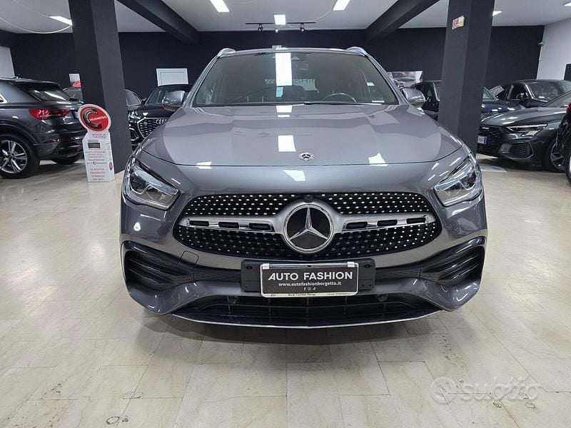 Usata Mercedes GLA200 Premium 150 CV (110 kW) 2022 Grigio SUV