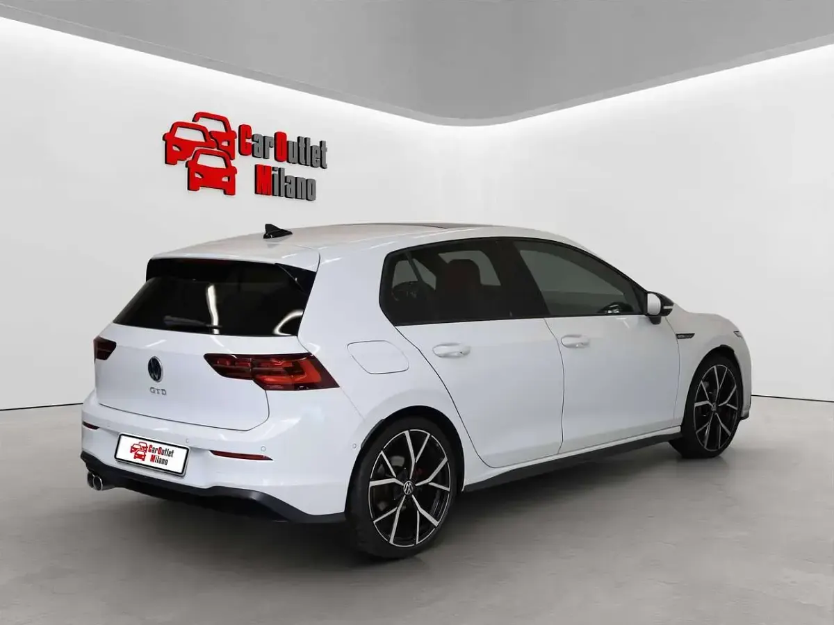 Usata VW Golf VIII Style 200 CV (147 kW) 2023 Pure white Berlina
