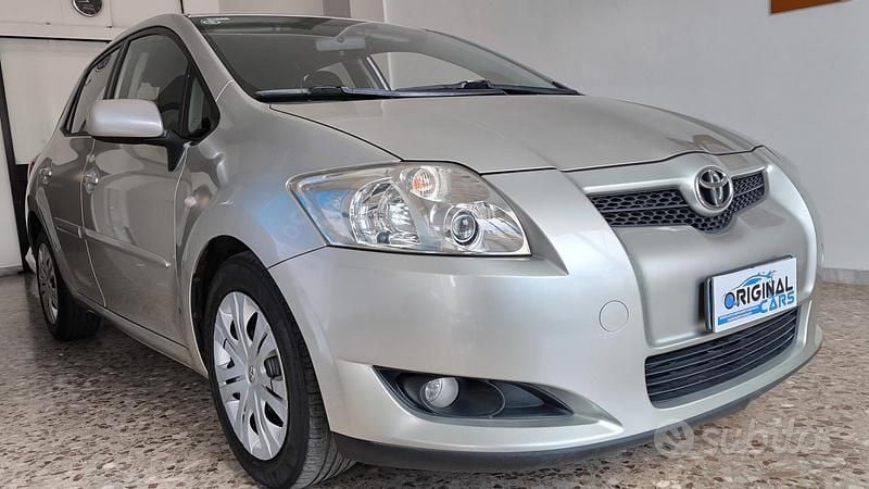 Usata Toyota Auris Sol 89 CV (65 kW) 2009 Grigio Utilitaria