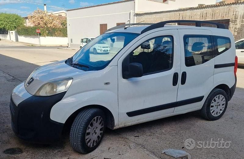 Usata Peugeot Bipper 75 CV (55 kW) 2011 Bianco Monovolume
