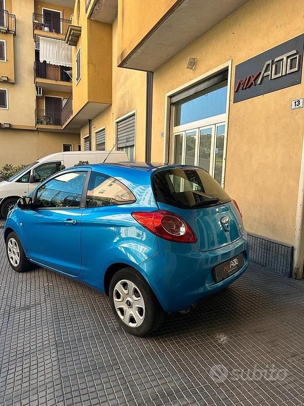 Usata Ford Ka 69 CV (50 kW) 2016 Blu Berlina