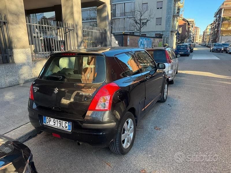 Usata Suzuki Swift GL 91 CV (66 kW) 2009 Nero Berlina