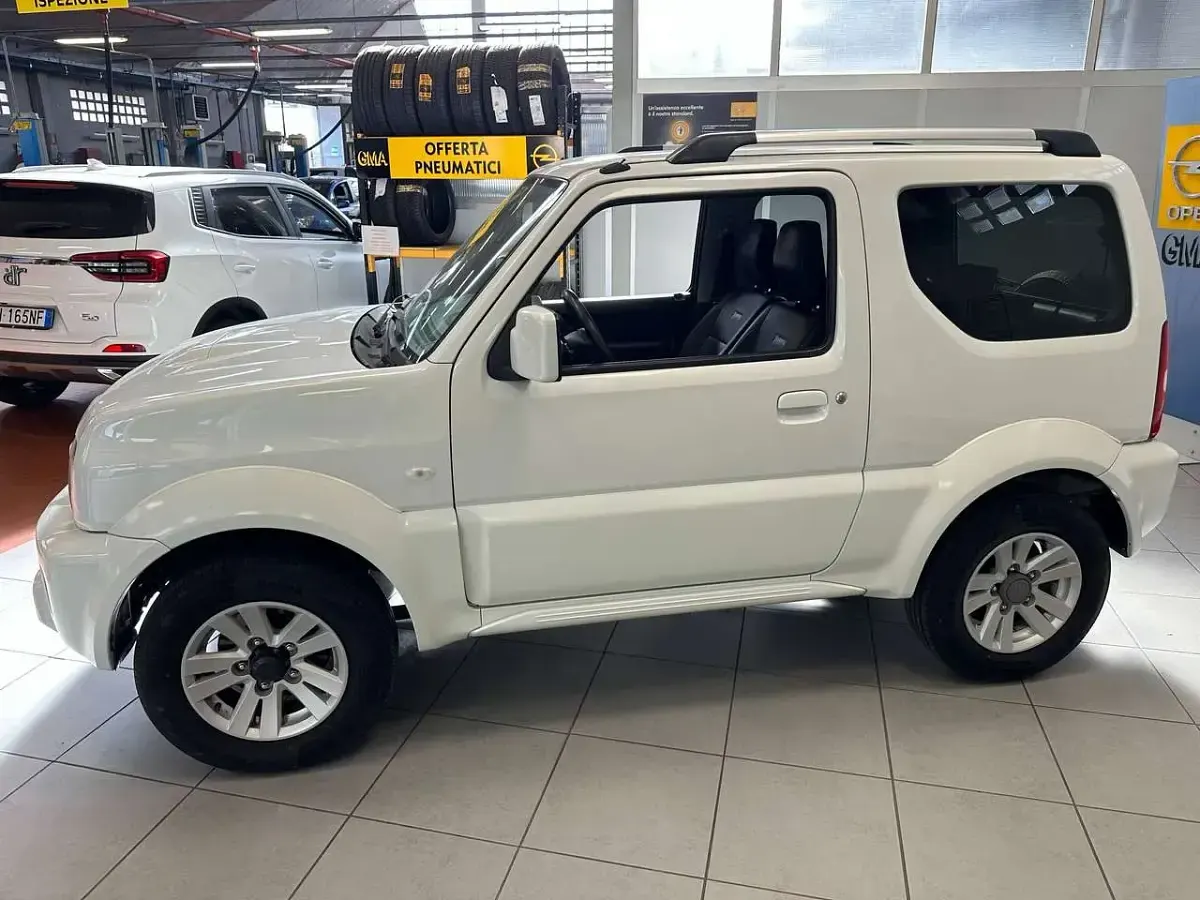 Usata Suzuki Jimny 86 CV (63 kW) 2014 Bianco SUV